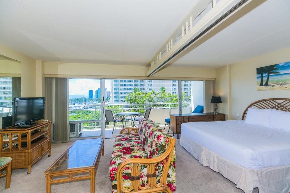 Ilikai Tower 431 House in Honolulu
