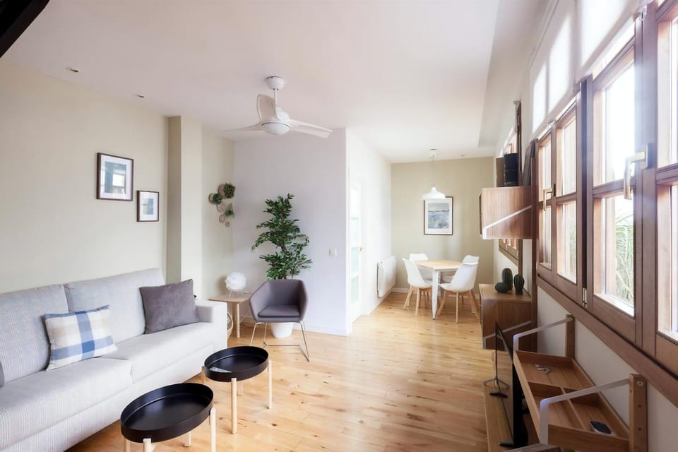 Bed, Off site, Balcony/Terrace, Living room, Dining area
