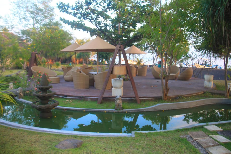 Garden, Lounge or bar