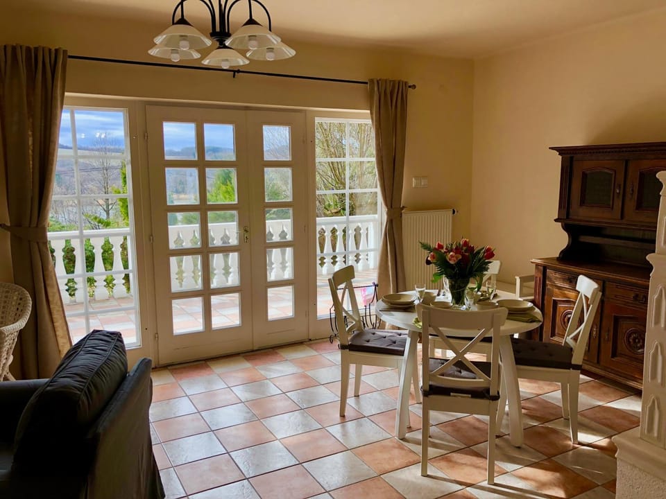 Kitchen or kitchenette, Living room, Seating area