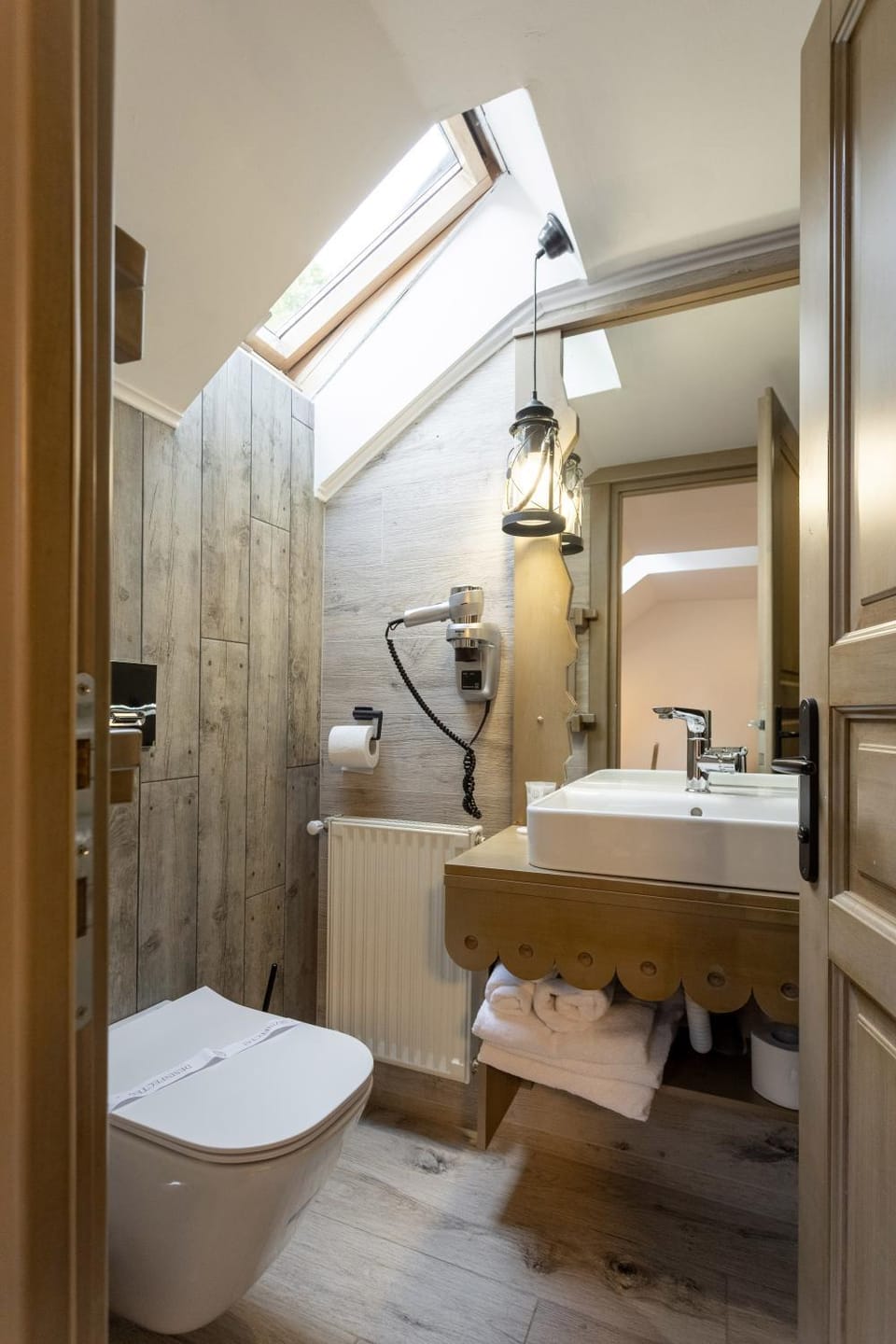 Pensiunea Mama Cozonacilor Bed and Breakfast in Brașov County