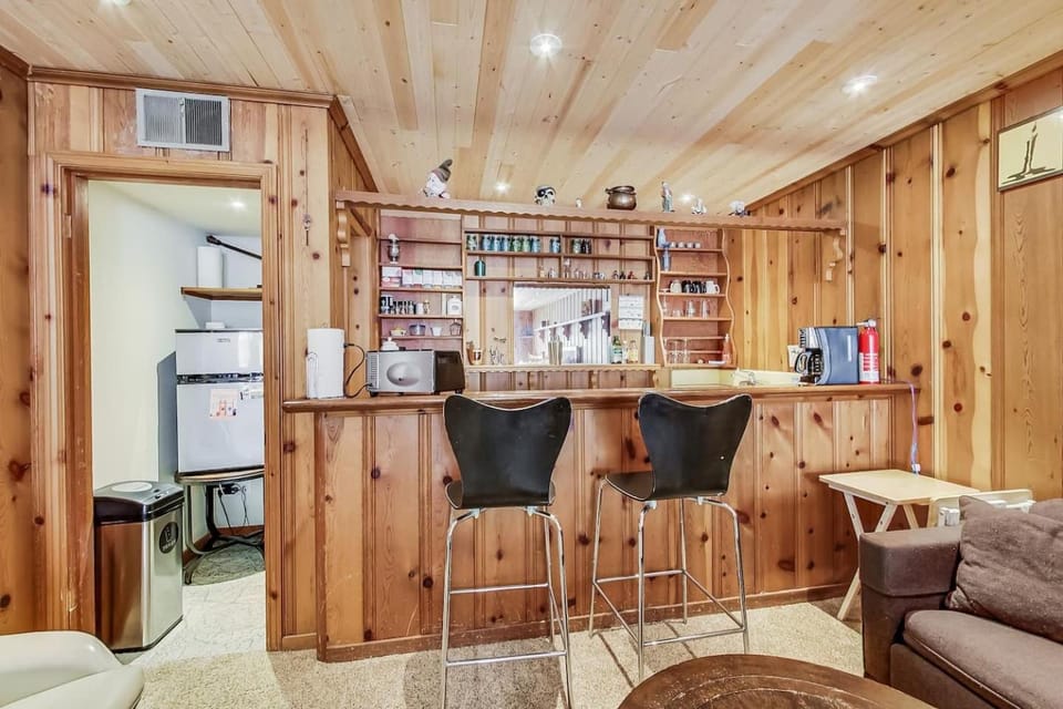 Coffee/tea facilities, Kitchen or kitchenette, microwave