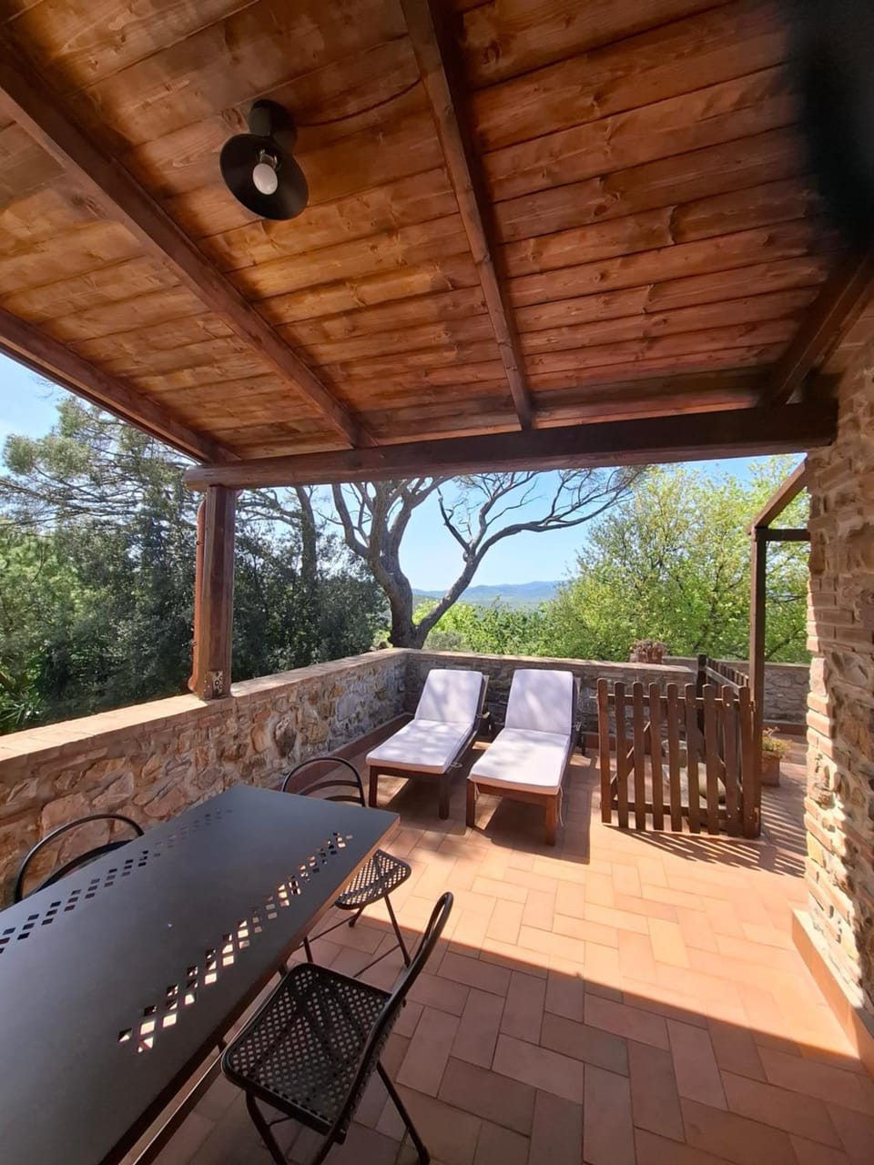Agriturismo e Glamping Serraiola Alta Country House in Tuscany