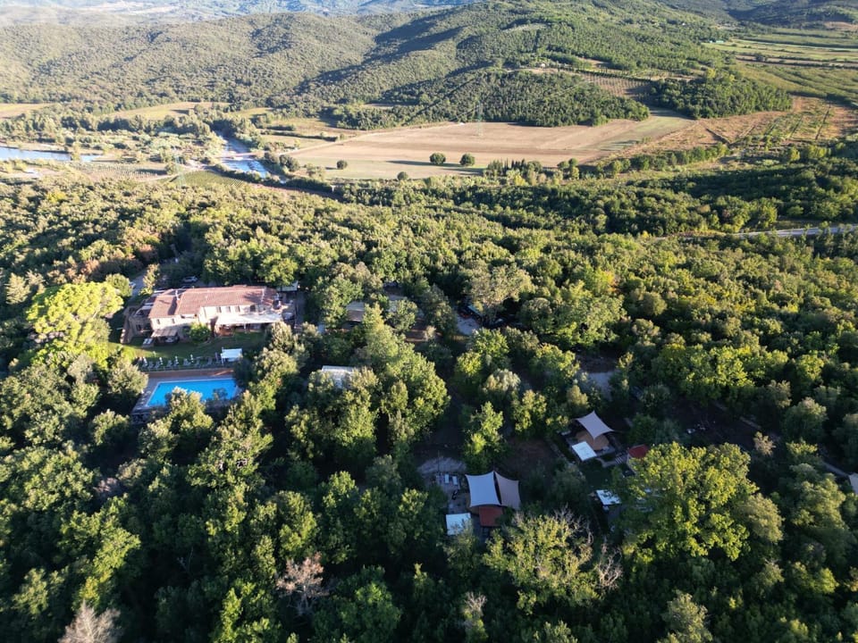 Agriturismo e Glamping Serraiola Alta Country House in Tuscany