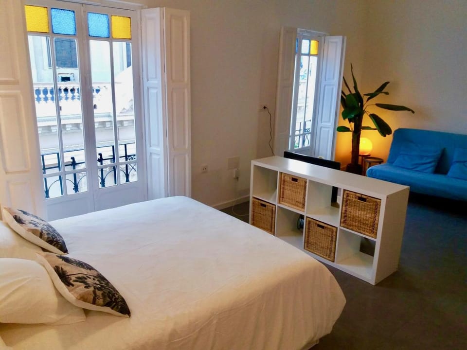 Bed, Photo of the whole room