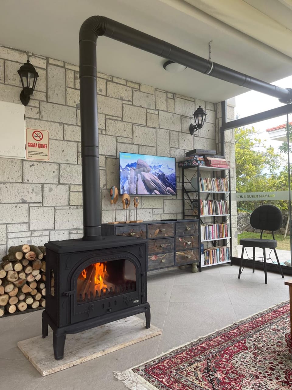 Restaurant/places to eat, Communal lounge/ TV room, TV and multimedia, flat iron