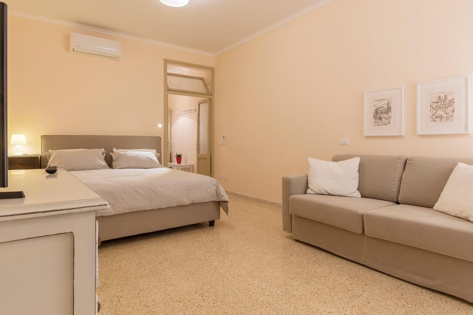 Living room, Bedroom