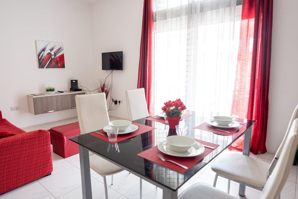 Living room, Dining area