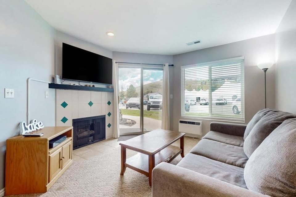 Harbor Village Pool Building Condo 104 Apartment in Garden City