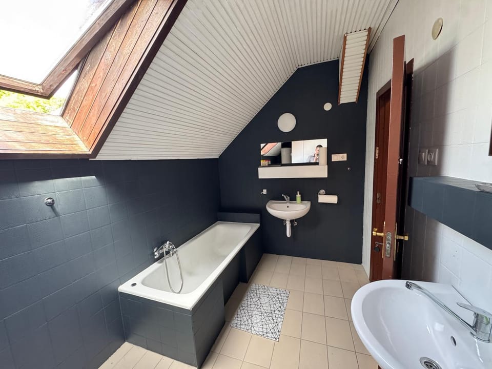 Bathroom, Bath
