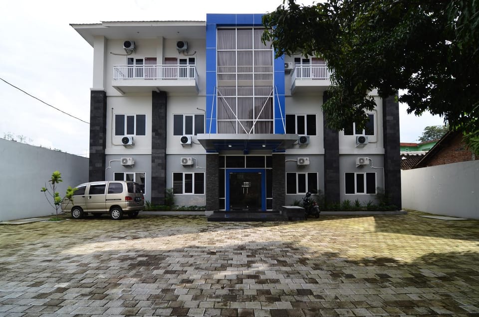 Property building, Facade/entrance