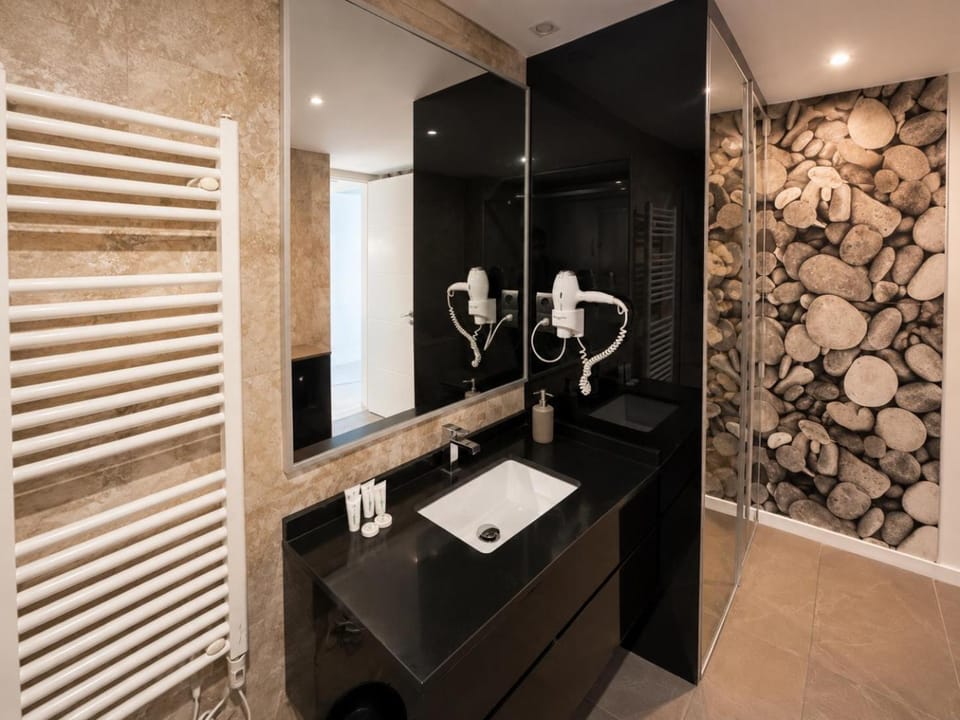Shower, Bathroom, towels