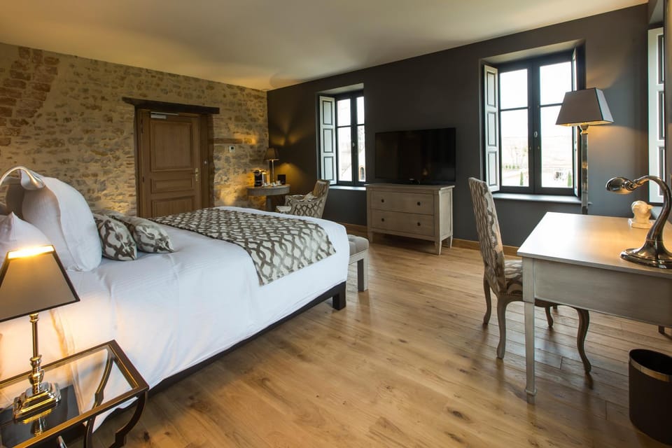 TV and multimedia, Coffee/tea facilities, Bedroom, Garden view