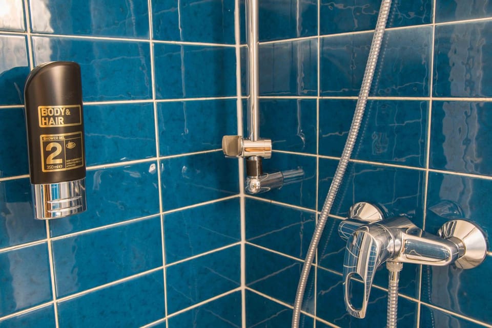 Shower, Bathroom, Decorative detail