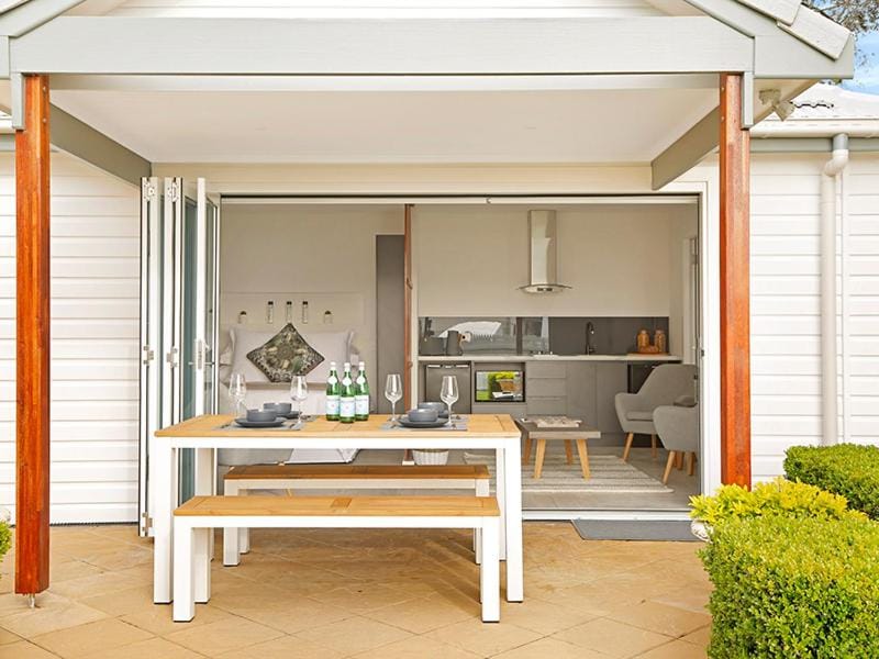Property building, Seating area, Dining area