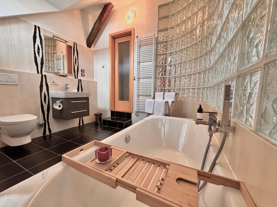 Toilet, Bathroom, Bath, towels