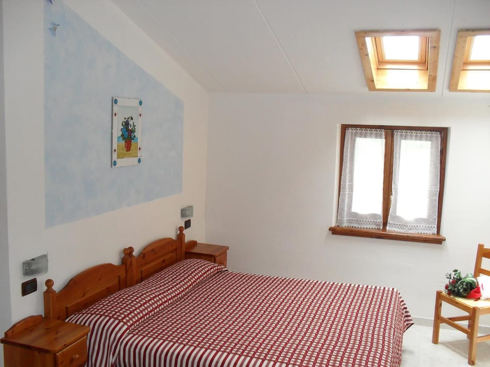Bed, Photo of the whole room
