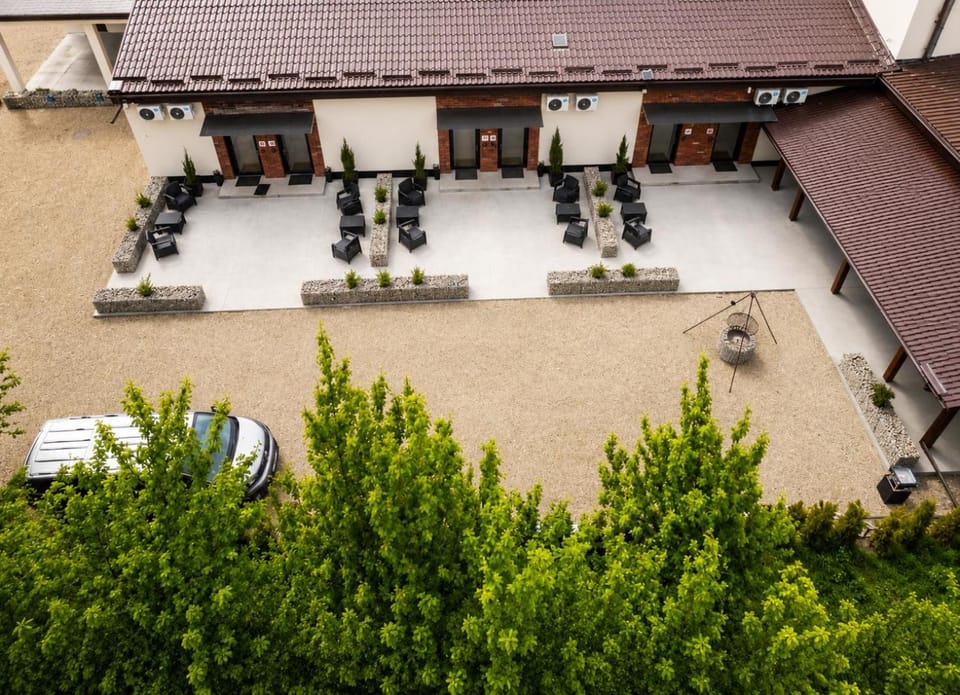 Property building, Patio, Patio, Balcony/Terrace, Balcony/Terrace, Seating area