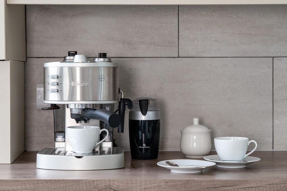 Coffee/tea facilities, kitchen