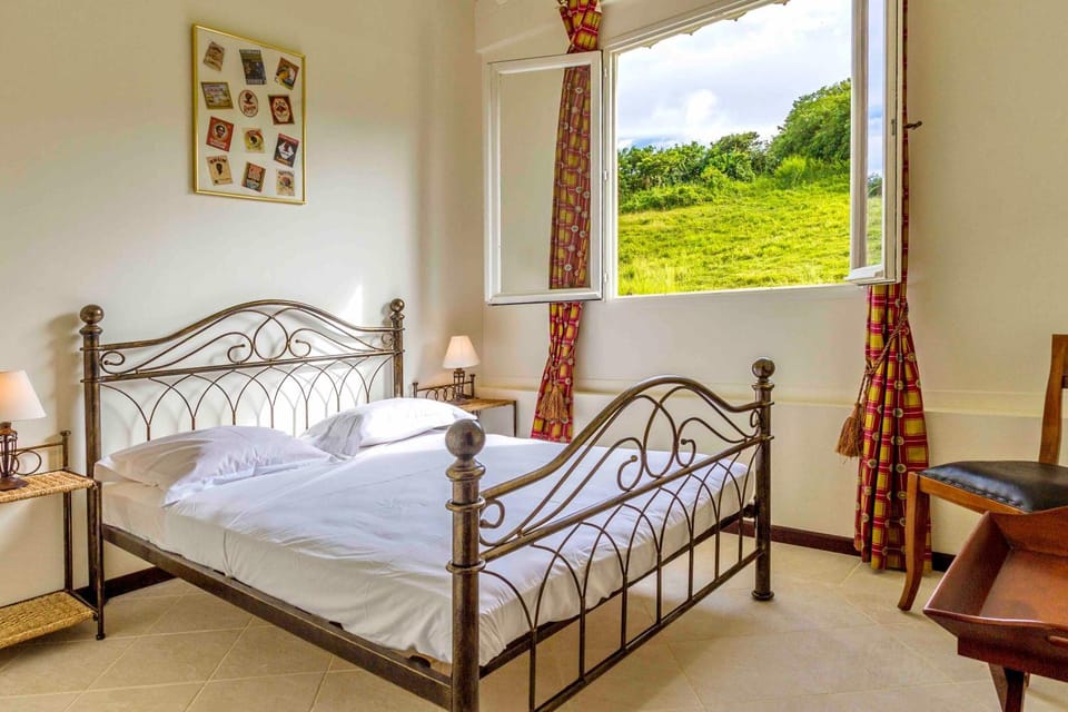 Natural landscape, Photo of the whole room, Bedroom