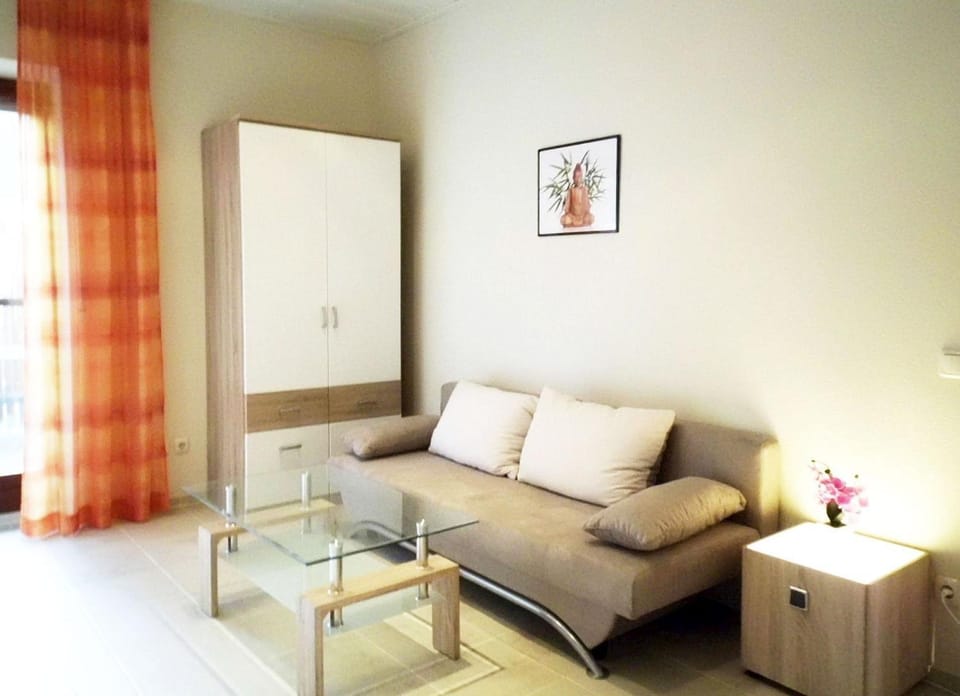 Seating area, Bedroom