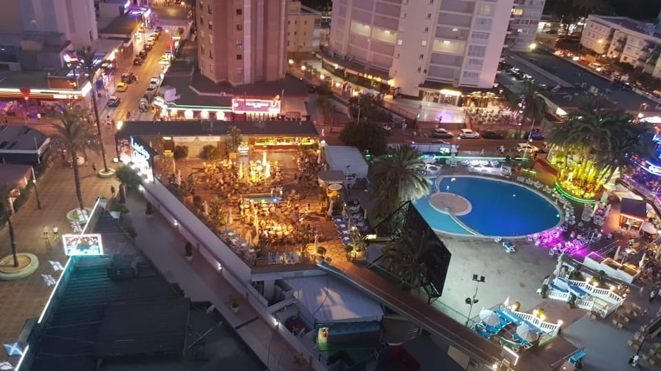 City view, Pool view, Street view