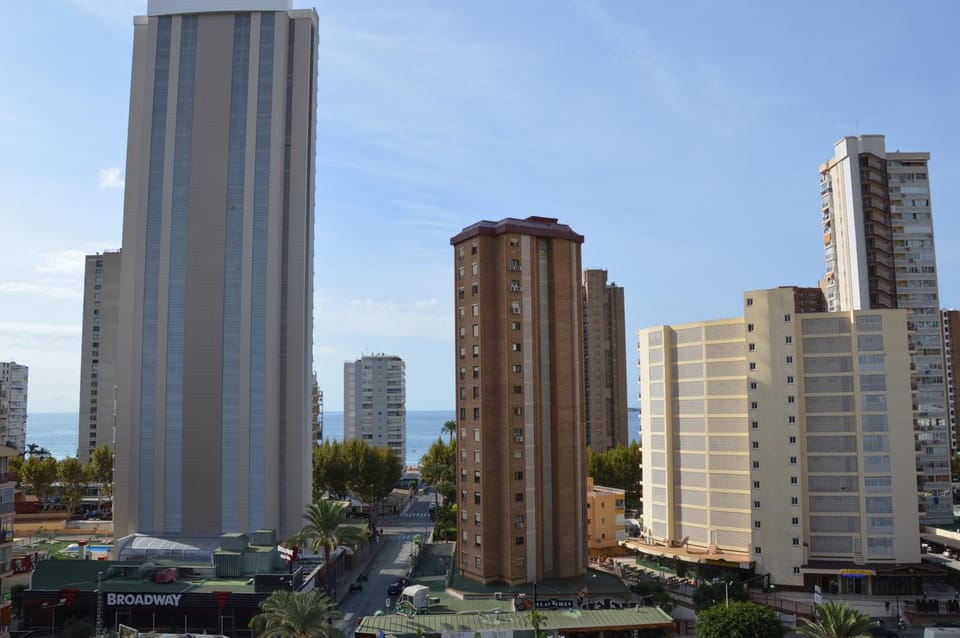 Sea view, Street view
