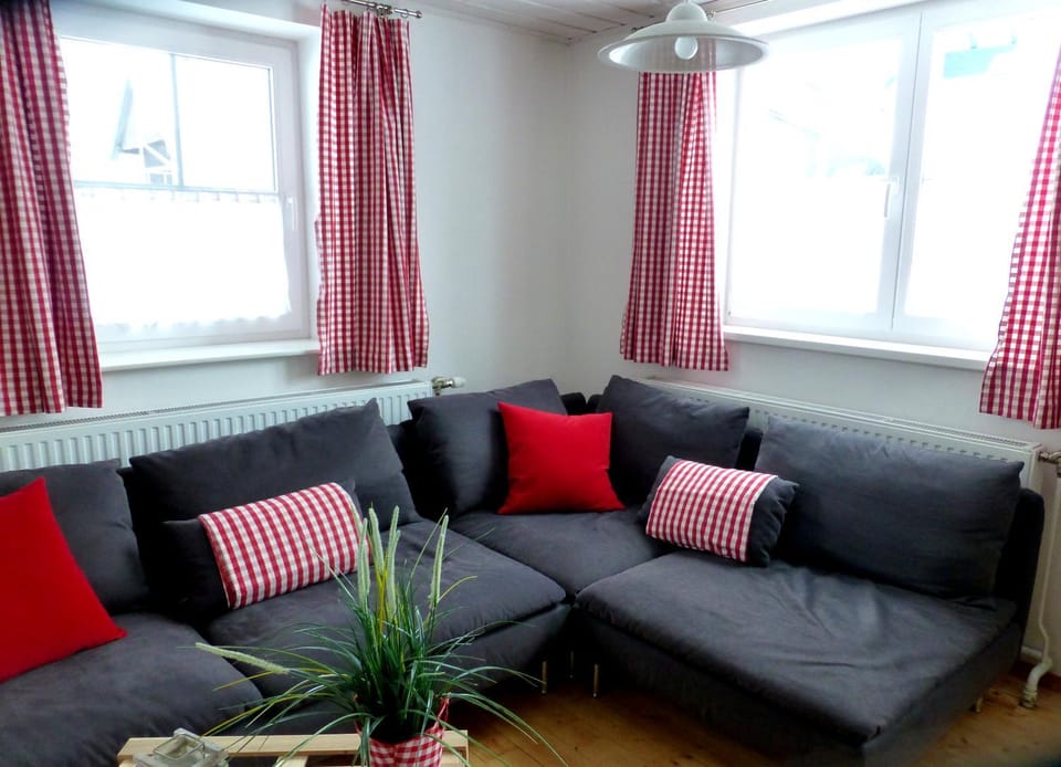 Living room, Photo of the whole room