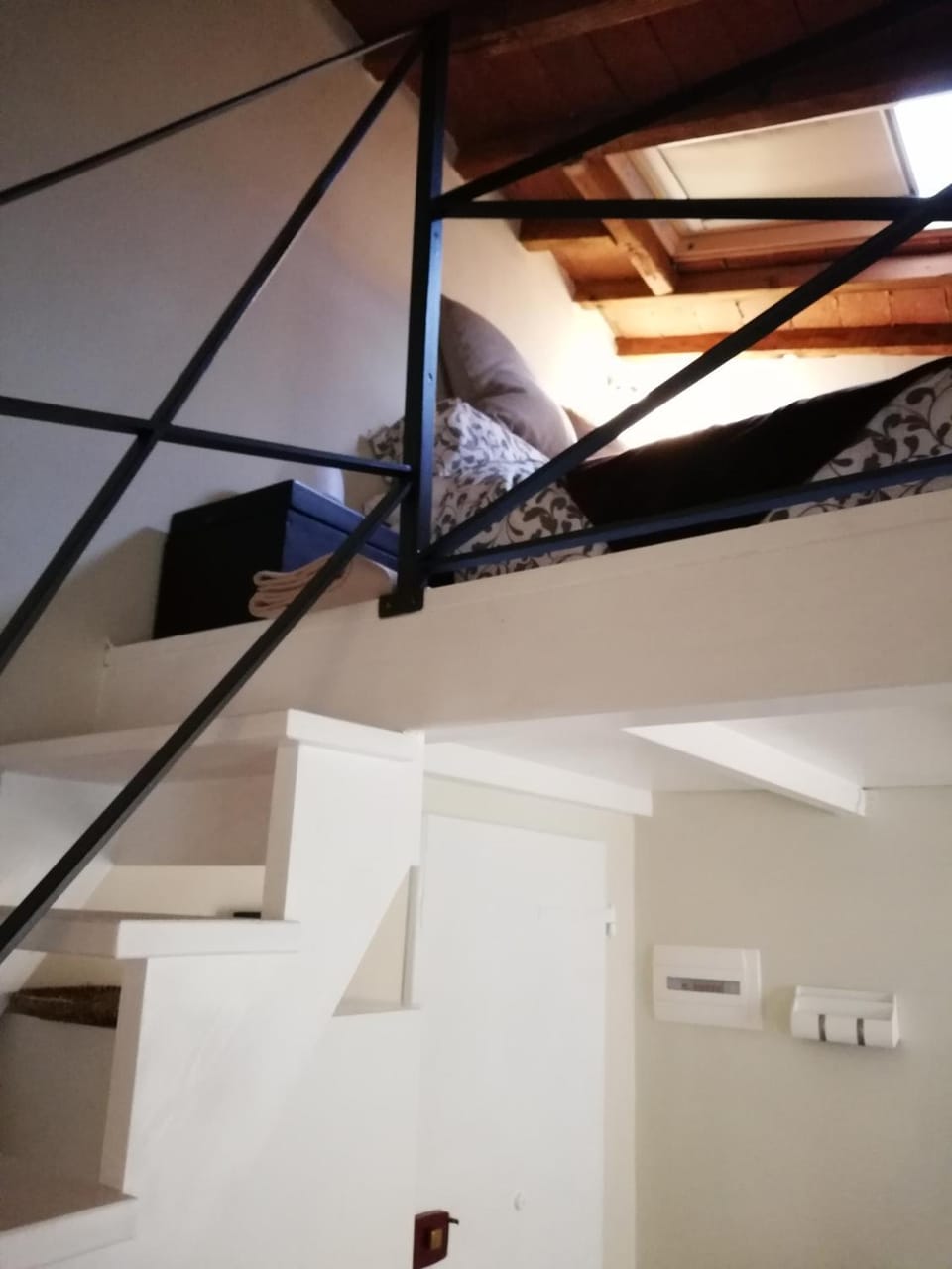Bed, Area and facilities