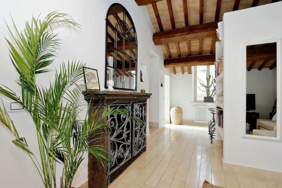 Pantheon Stylish Attic Apartment in Rome