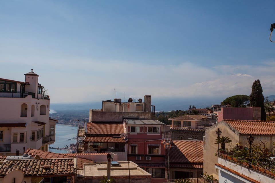 Day, Winter, Balcony/Terrace, City view, Landmark view, Sea view, Street view
