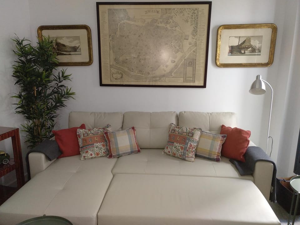 Communal lounge/ TV room, Bed