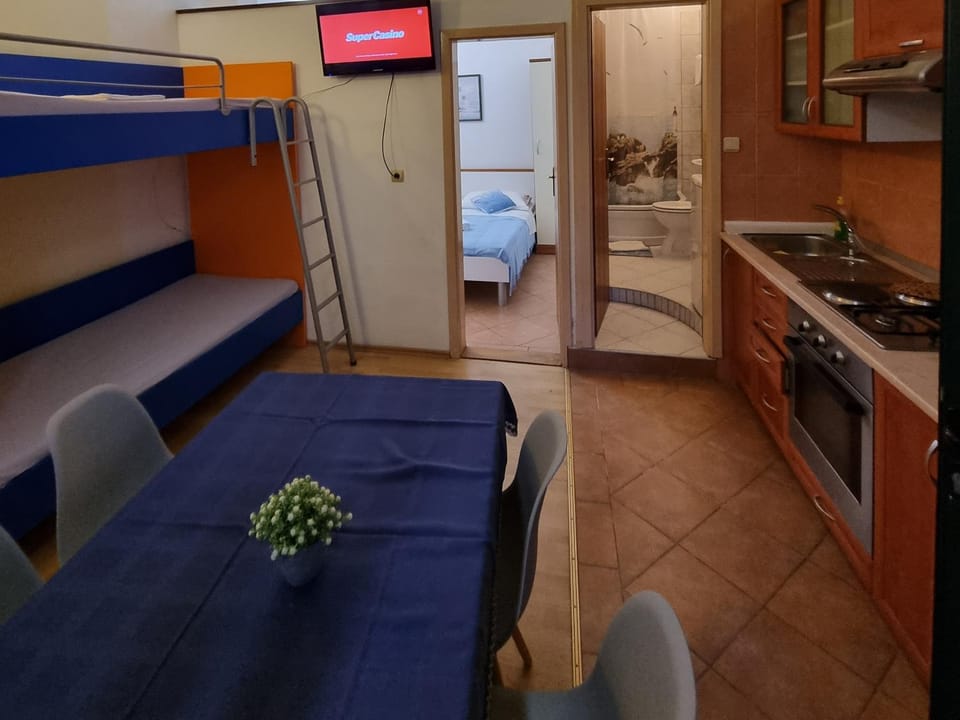 Apollo - Porat 4 Apartman Apartment in Split-Dalmatia County
