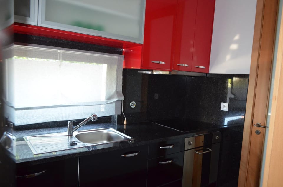 Coffee/tea facilities, Kitchen or kitchenette, Communal kitchen