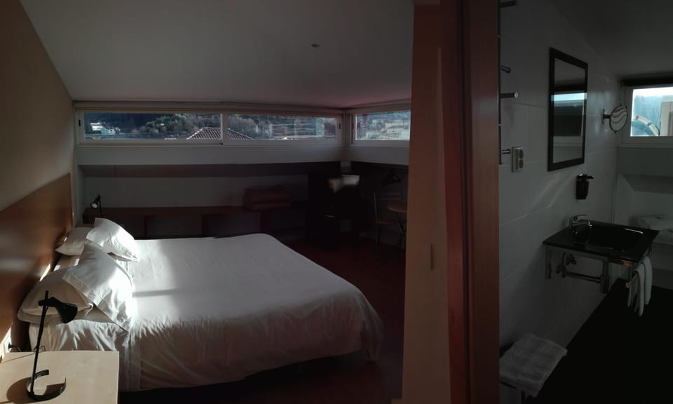 Penthouse - Low Cost Bed and Breakfast in Aveiro District, Portugal