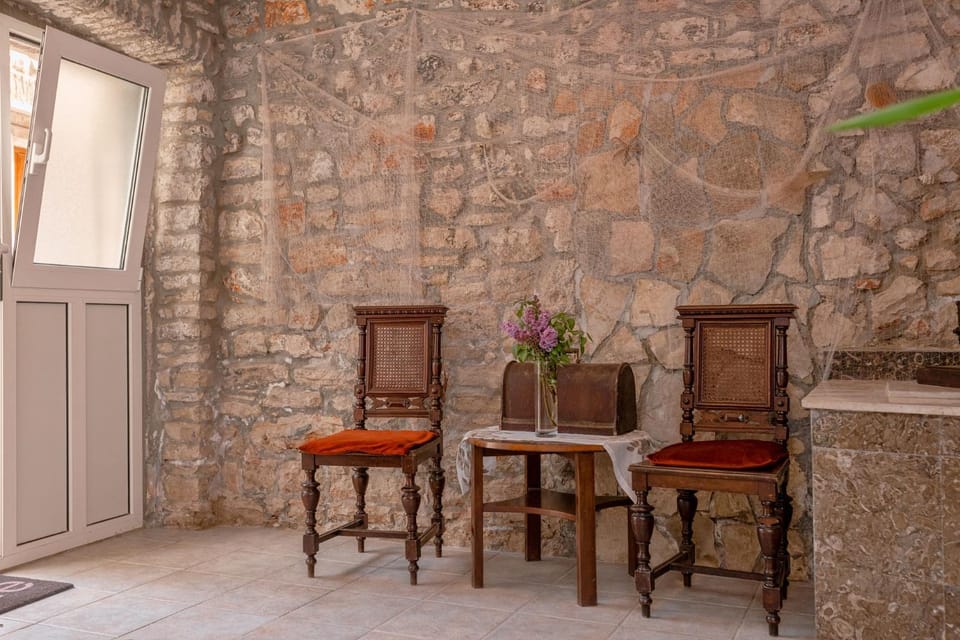 Lobby or reception, Decorative detail