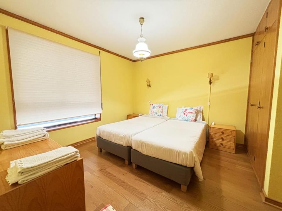 Bed, Bedroom, Street view, internet, wardrobe