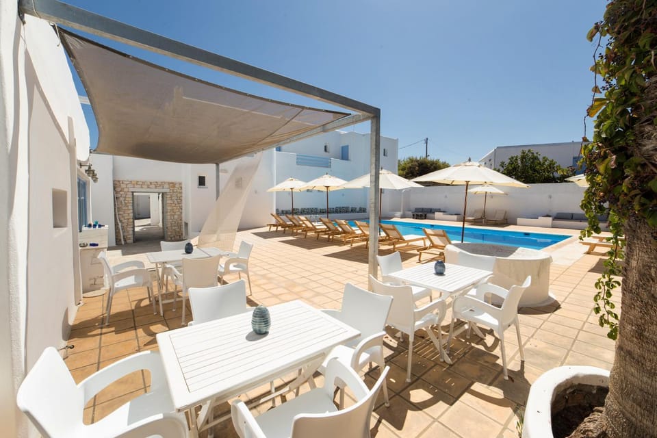 Balcony/Terrace, Swimming pool, sunbed