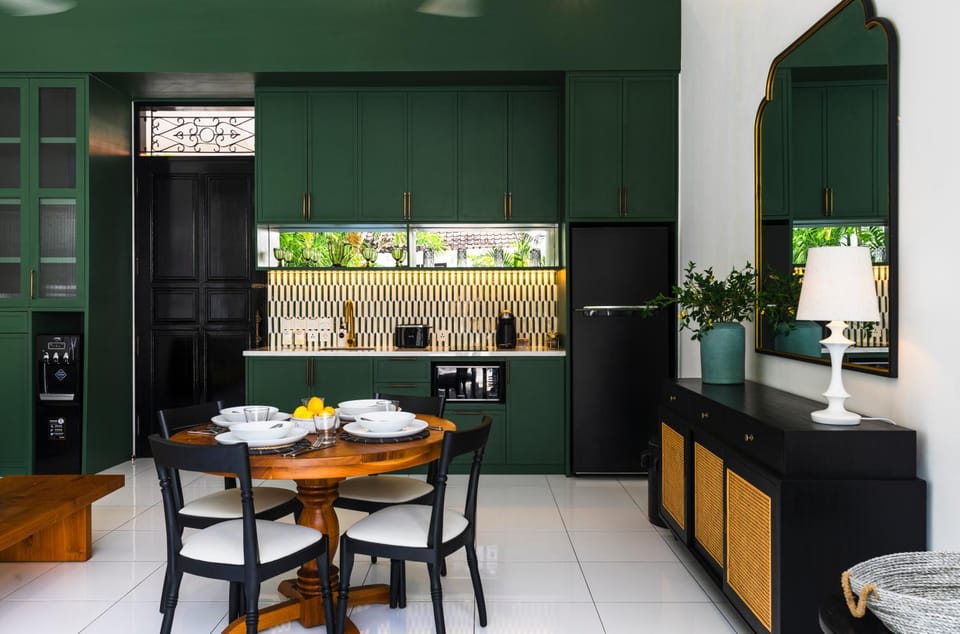 Dining area, kitchen