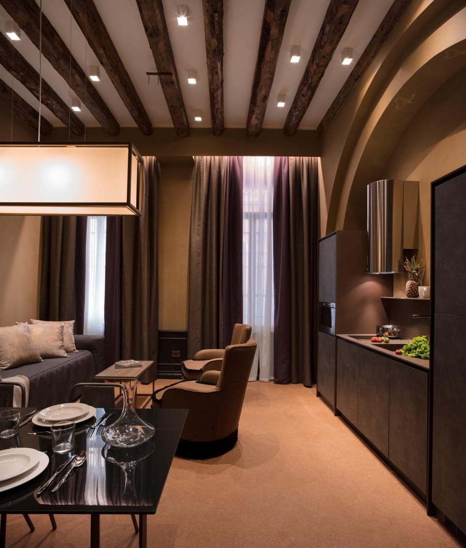 Kitchen or kitchenette, Living room, Dining area