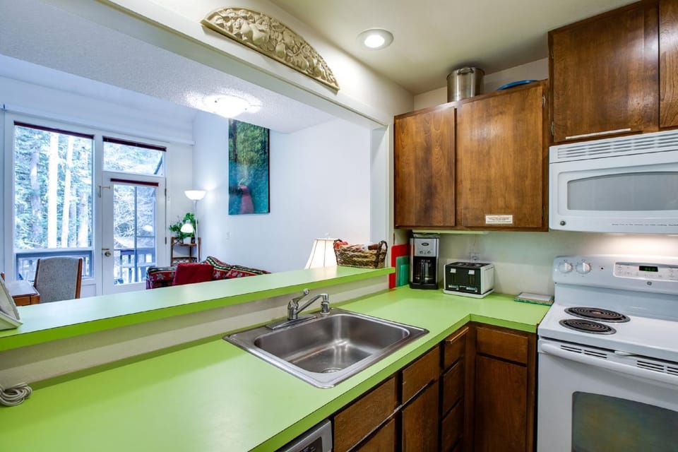 microwave, oven, kitchen