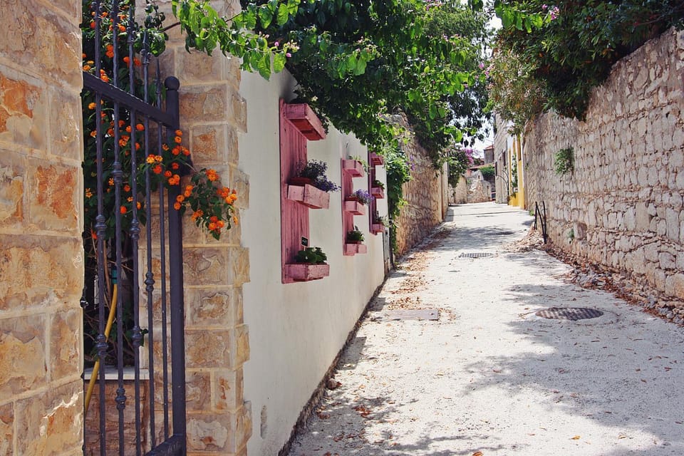 Neighbourhood, Street view