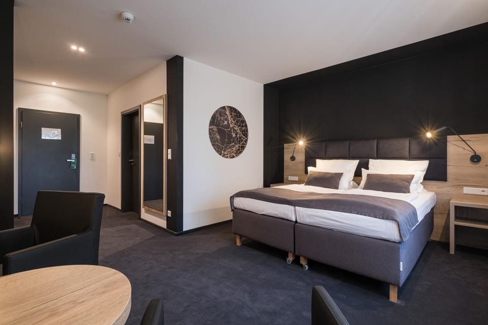 Bed, Photo of the whole room