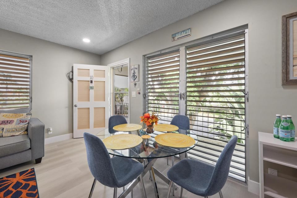 Peaceful condo with pool and steps to beach House in Marco Island