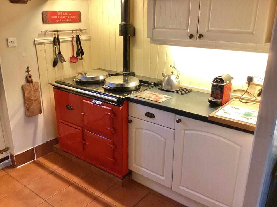 Minty Cottage House in Hythe