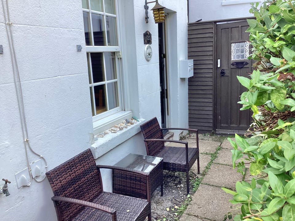 Minty Cottage House in Hythe