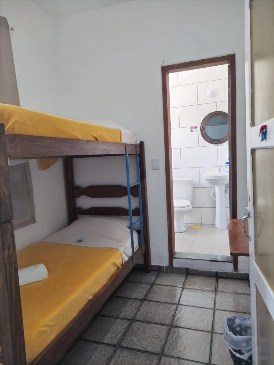 Toilet, Bed, Bathroom, Photo of the whole room, Bedroom, bunk bed