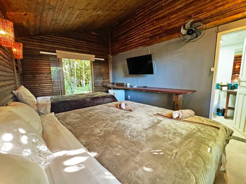 Bed, TV and multimedia, Photo of the whole room