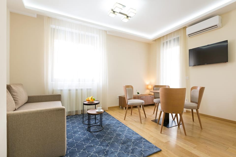Living room, Seating area, Dining area