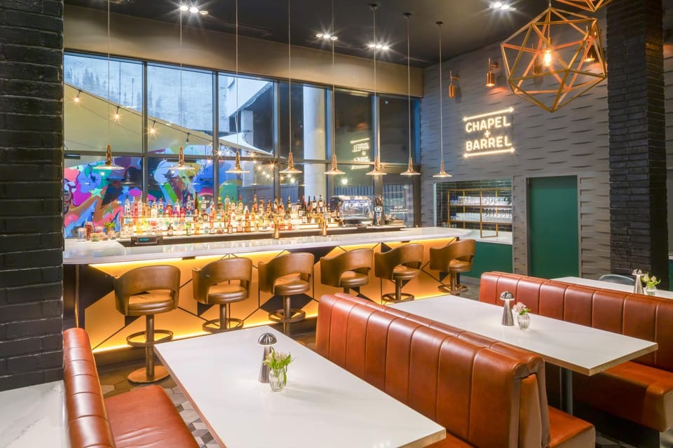 Restaurant/places to eat, Lounge or bar